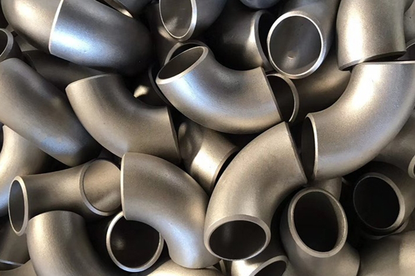 What are the characteristics and advantages of titanium fitt